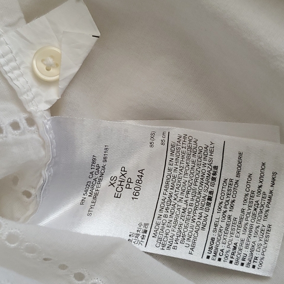 Womens White GAP button down - Picture 7 of 10